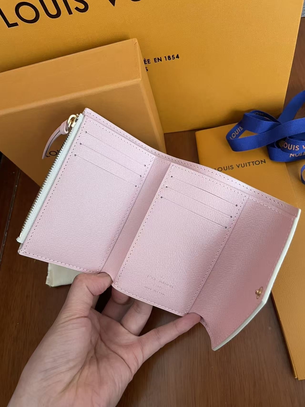 Louis Vuitton Damier Azur Compact Wallet in White/Pink - Picture 2 of 8